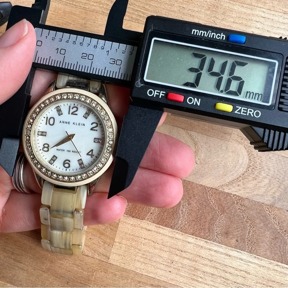 Anne Klein ladies cream and gold tone dress watch NEW BATTERY